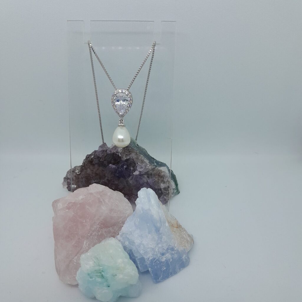 elegante hanger met ketting